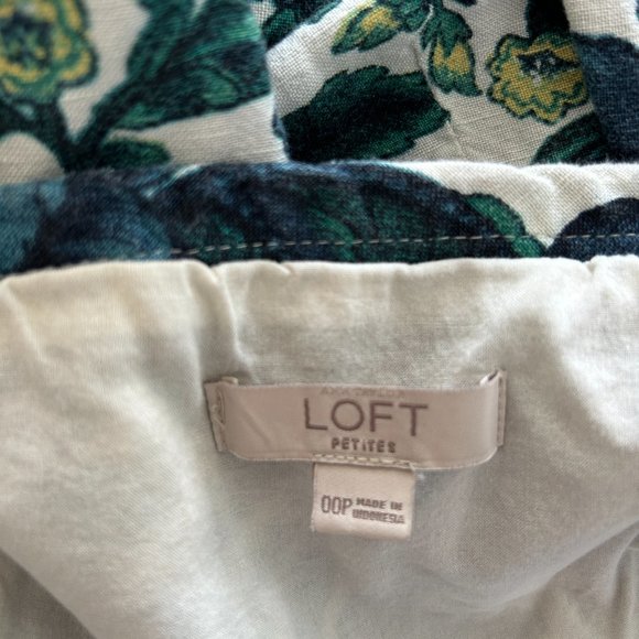 Ann Taylor Loft Petites Floral Romper - Size 00P - Picture 3 of 5